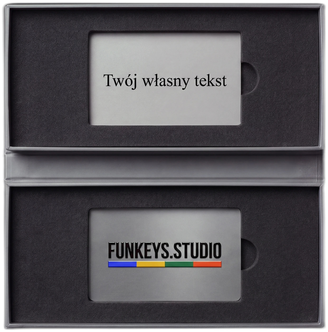 Otwarte pudełko funkeys z kartą podarunkową